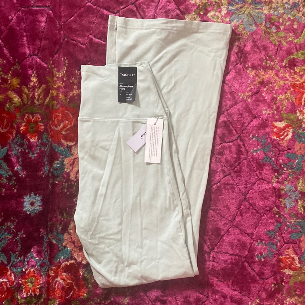 Aritzia TnaCHILL atmosphere flare pants